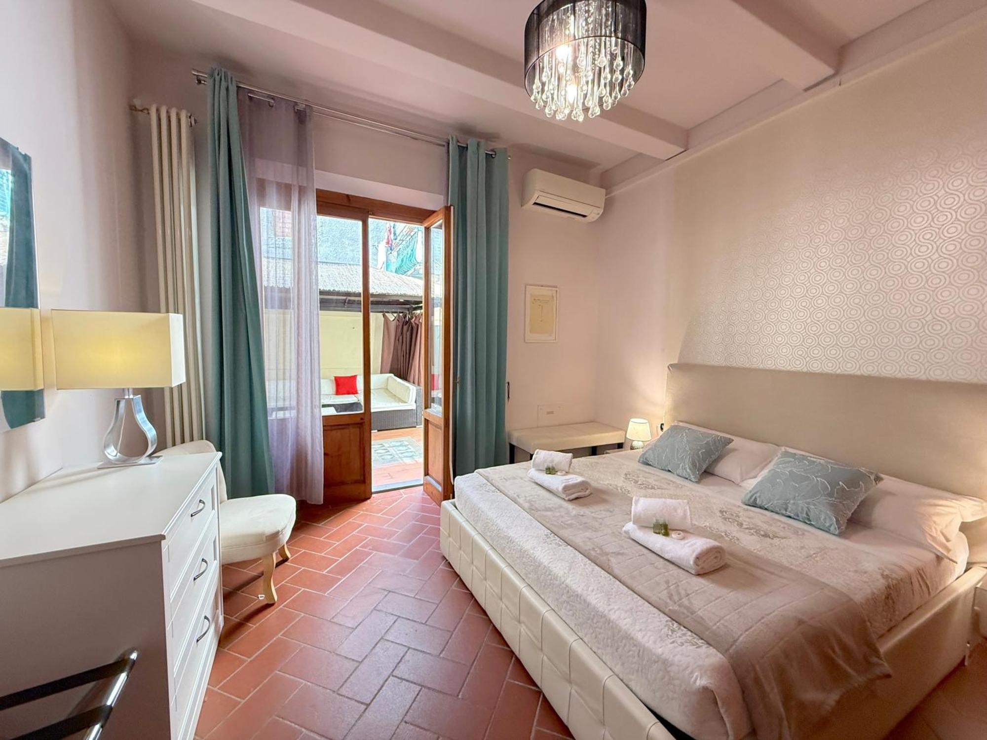 Apartamento Guelfa Courtyard Retreat *
